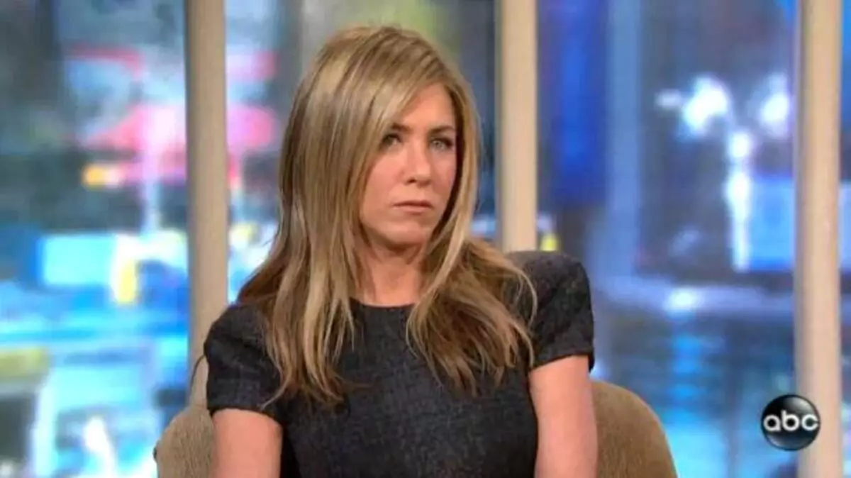 Video: Jennifer Aniston vào buổi trình diễn GMA buổi sáng