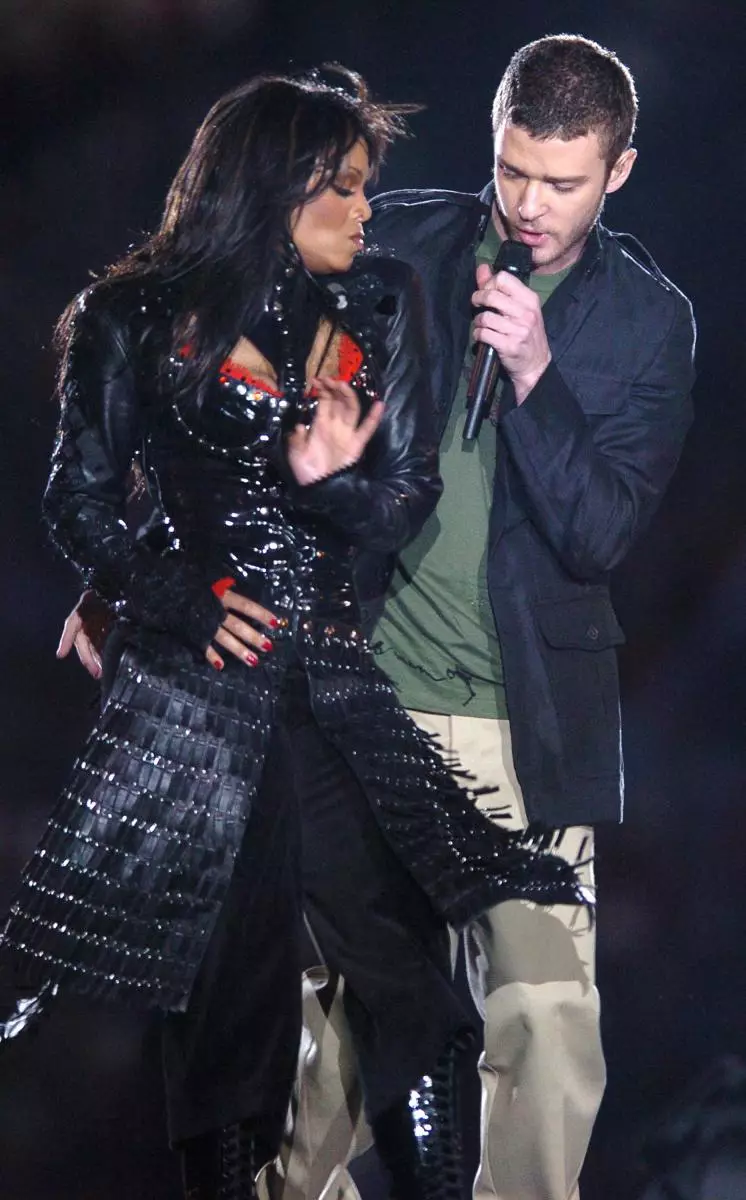 Justin Timberlake het 'n skandaal met Janet Jackson aangepas: 