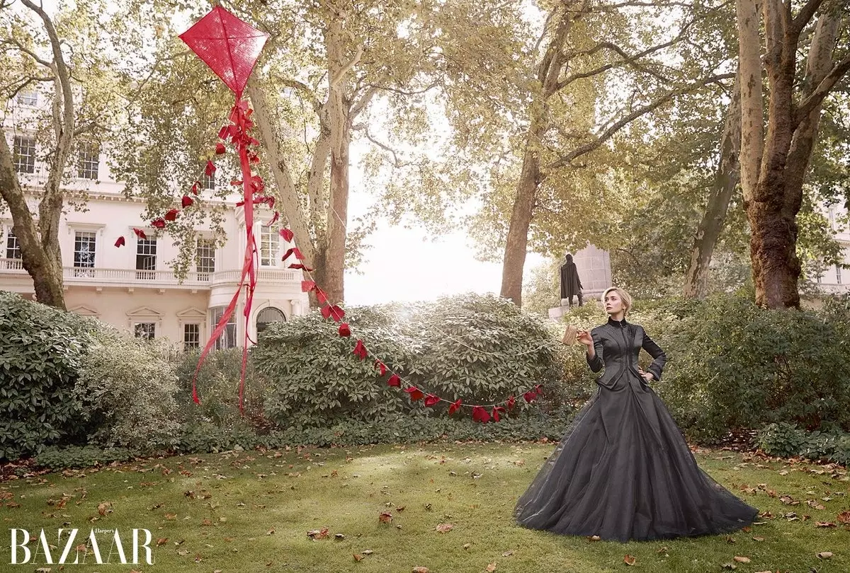 Emily Blante nunha fotografía elegante para British Harper's Bazar (xaneiro de 2019) 100905_2