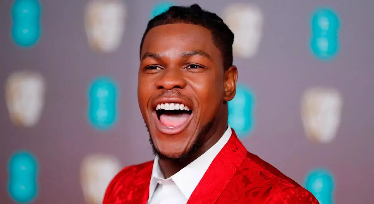 Jon Boyega ishqiy drama yoki komediyada o'ynashdan xursand bo'lardi