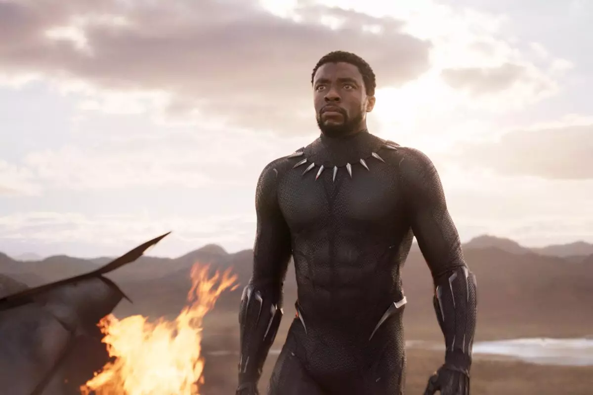 "I-Black Panther" ne "Avenger: Impi Ye-Infinity" ayibhekise ukukalwa kwamafilimu okuxoxwa kakhulu ngo-2018