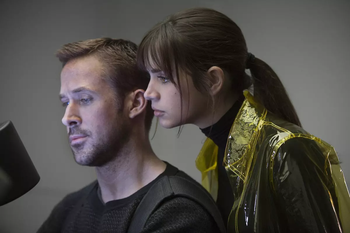 Gisulti sa usa ka ANA de Armas ang bahin sa makapaikag nga pagpamati kang Ryan Gosling