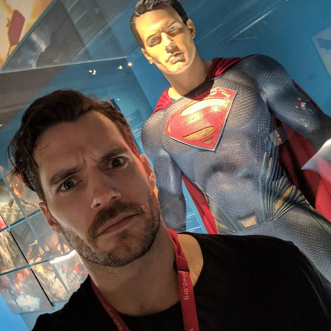Insider: Henry Kavill xogará Superman en tres películas DC 102071_1