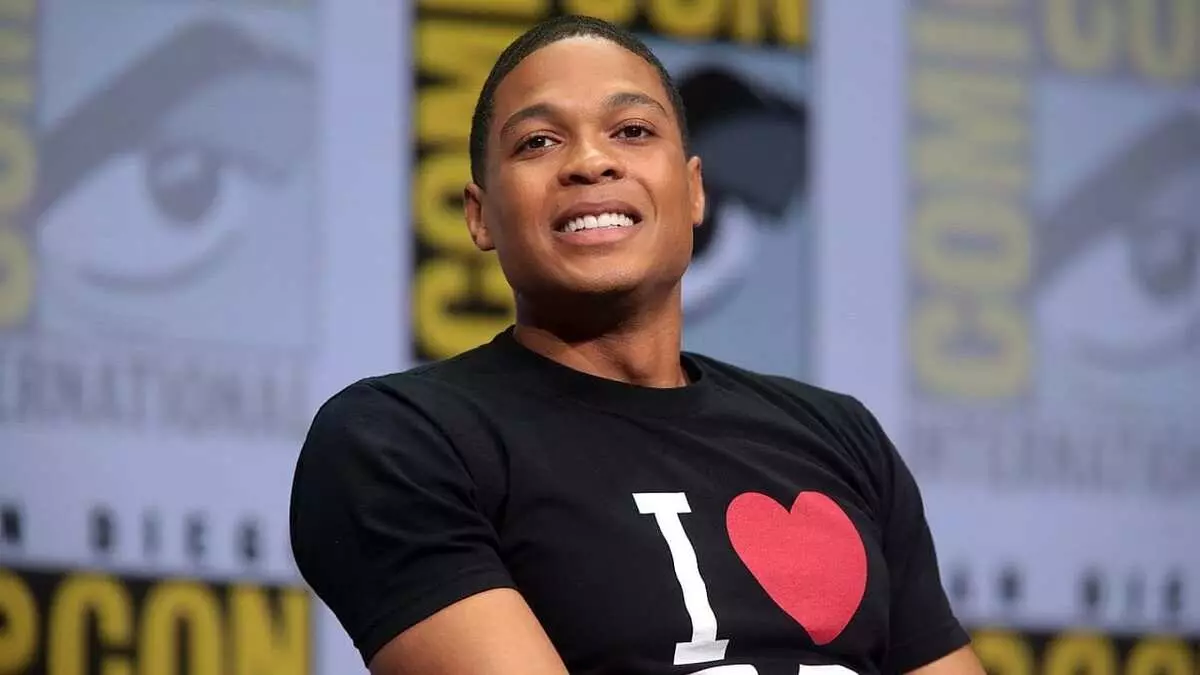 "League of Justice": Ang Cyborg dili makakuha usa ka solka pagkahuman sa usa ka iskandalo nga adunay ray fisher