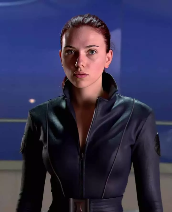 Hoto: Dan shekaru 23 da haihuwa Johansson Johansson a cikin wani Black Widow Costume don yin fim din Iron Man 2 102252_2