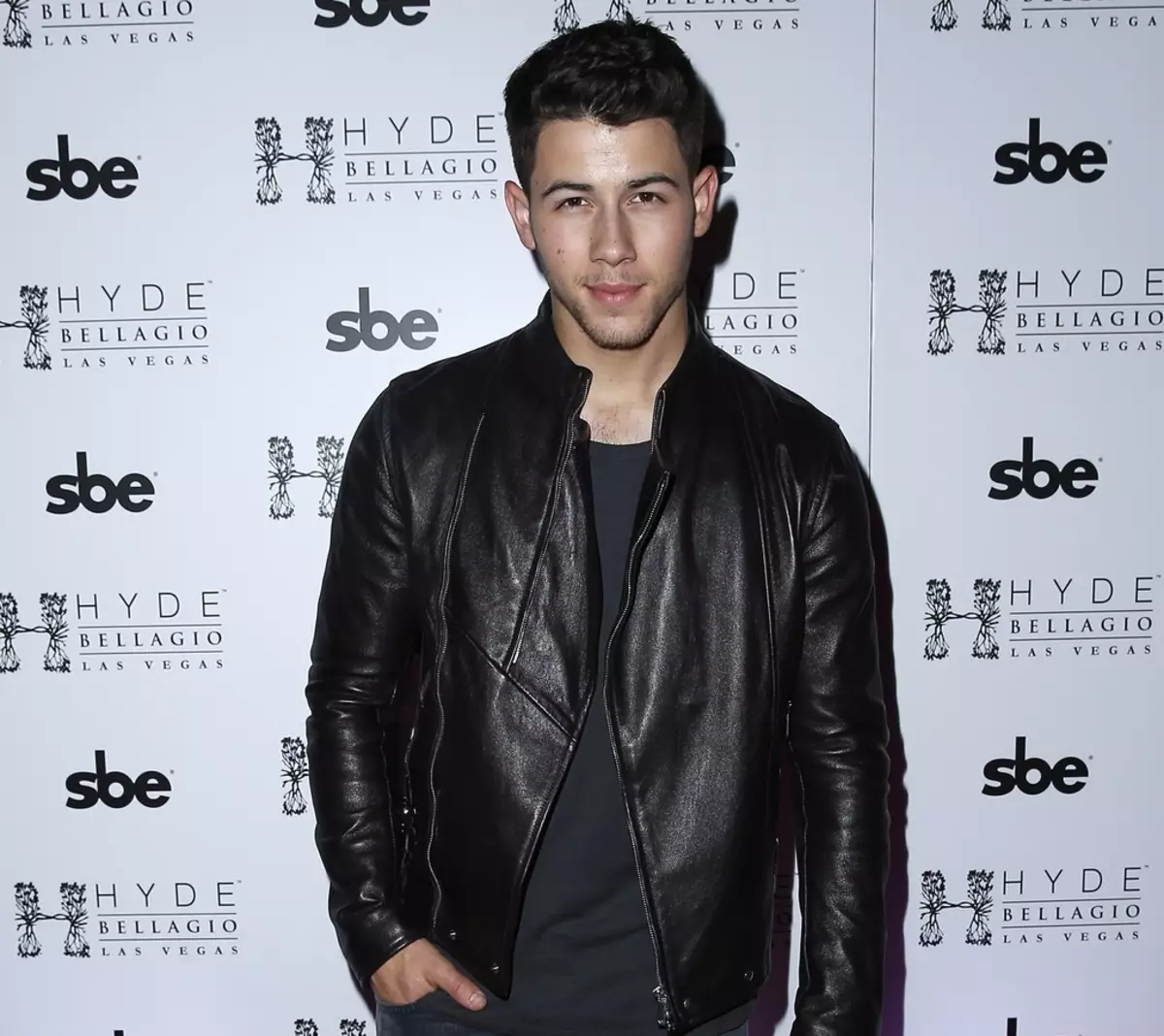 Nick Jonas akataura nezve chiitiko chake chekutanga chebonde.