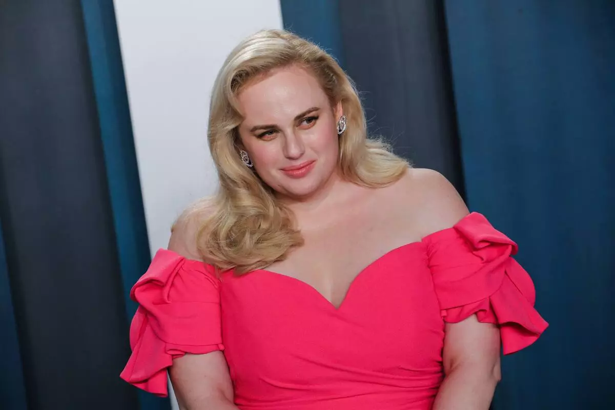 Rebel Wilson o hlokometse hore kamora ho fokotsa boima ba 'mele, batho ba ile ba qala ho mo tšoara ka tsela e fapaneng