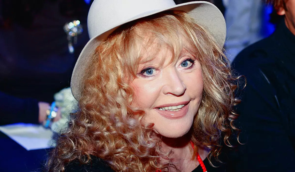 "Cosa Little ag gluaiseacht, seanbhean": Níor thuig físeán Flirty le Pugacheva an líonra