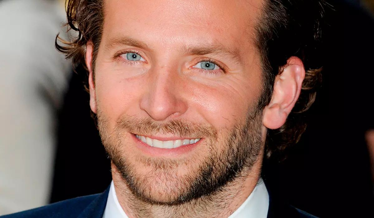 Foto: Bradley Cooper por primeira vez en moito tempo capturado con filla