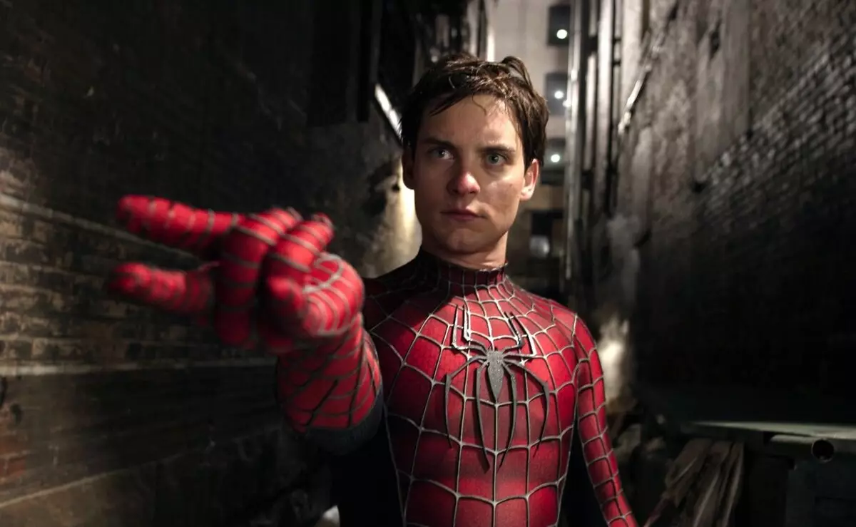 Toby MaguRaid nunjukkeun dina peran Peter Parker di Sicvel "Lalaki-Spider: ngalangkungan Alamat"