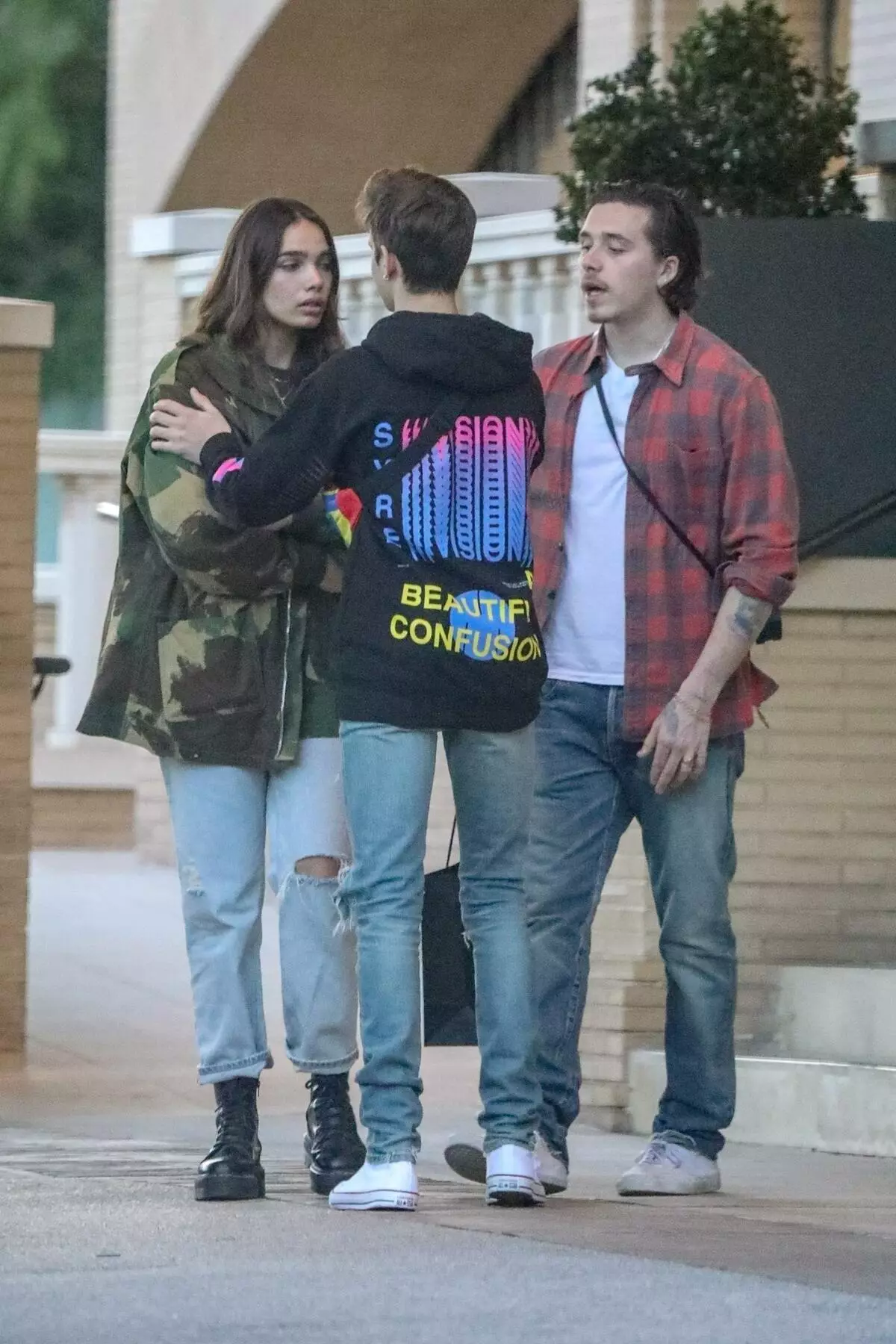 Medien: Brooklyn Beckham und Hannah Cross stürzten in Cannes 104778_1