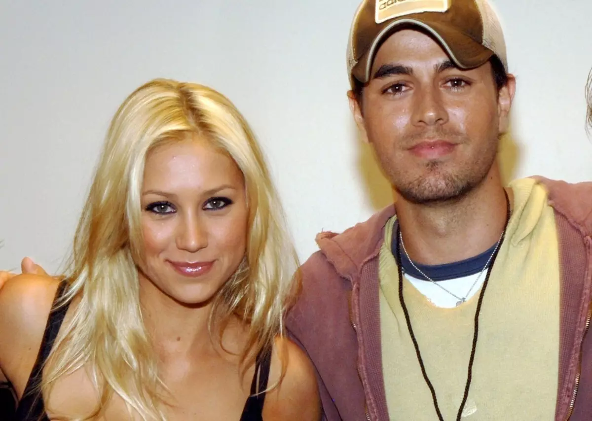 Enrique Iglesias sy Anna Kournikova manambady mangingina?