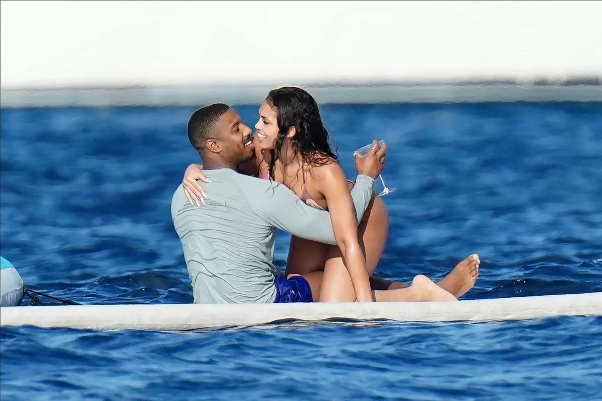 Foto: Michael B Jordan se bucură de o vacanță romantică cu o iubită 105472_2