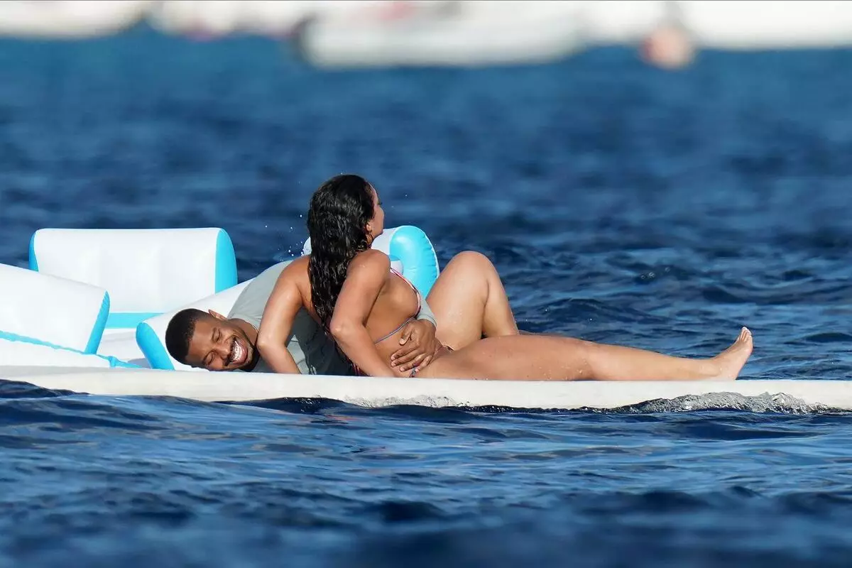 Foto: Michael B Jordan se bucură de o vacanță romantică cu o iubită 105472_4