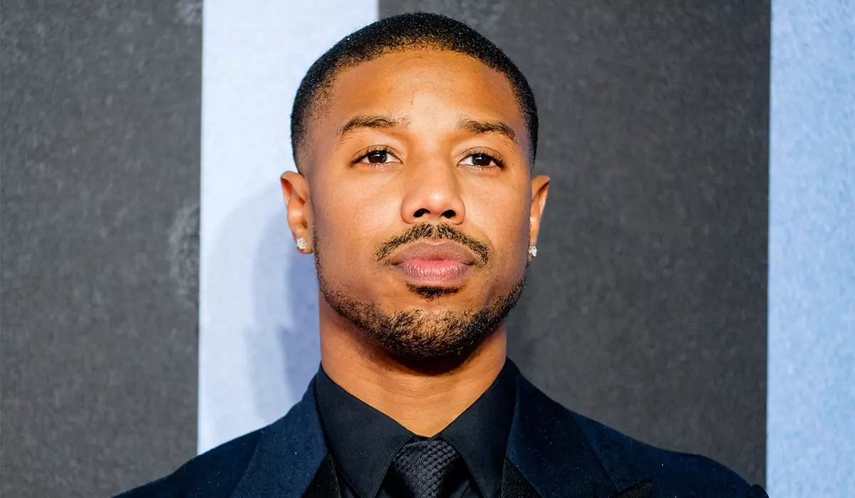 Star "Nwa Parher" Michael B Jordan gosipụtara mmekọrịta na Laurie Harvey: Foto