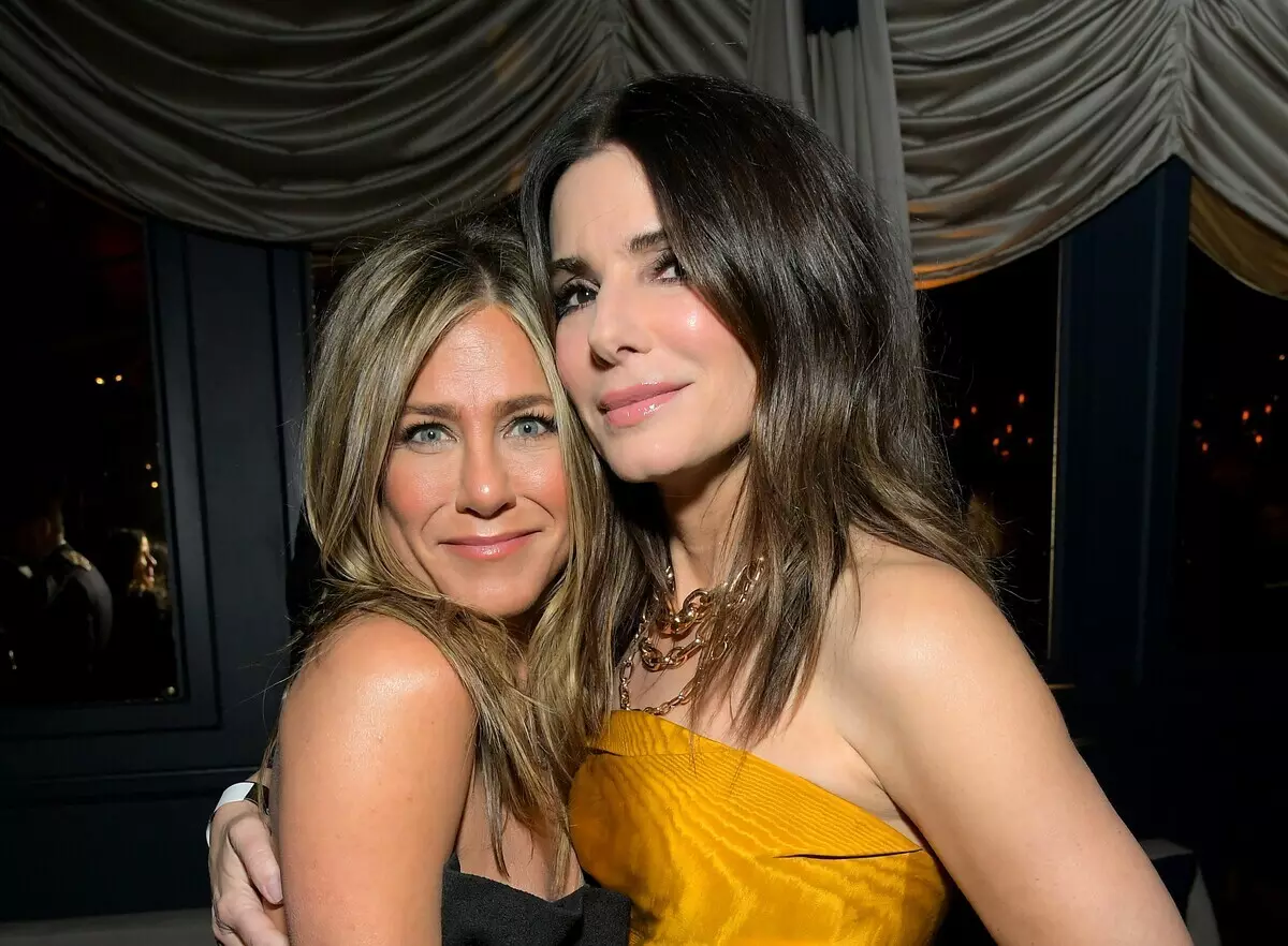 Jennifer Aniston in Sandra Bullock sta razpravljala o skupnem nekdanjem fantu