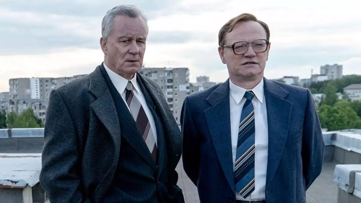 Stellan Skarsgard grínaði að augabrúnir hans í "Chernobyl" gaf honum fyrsta "Golden Globe"