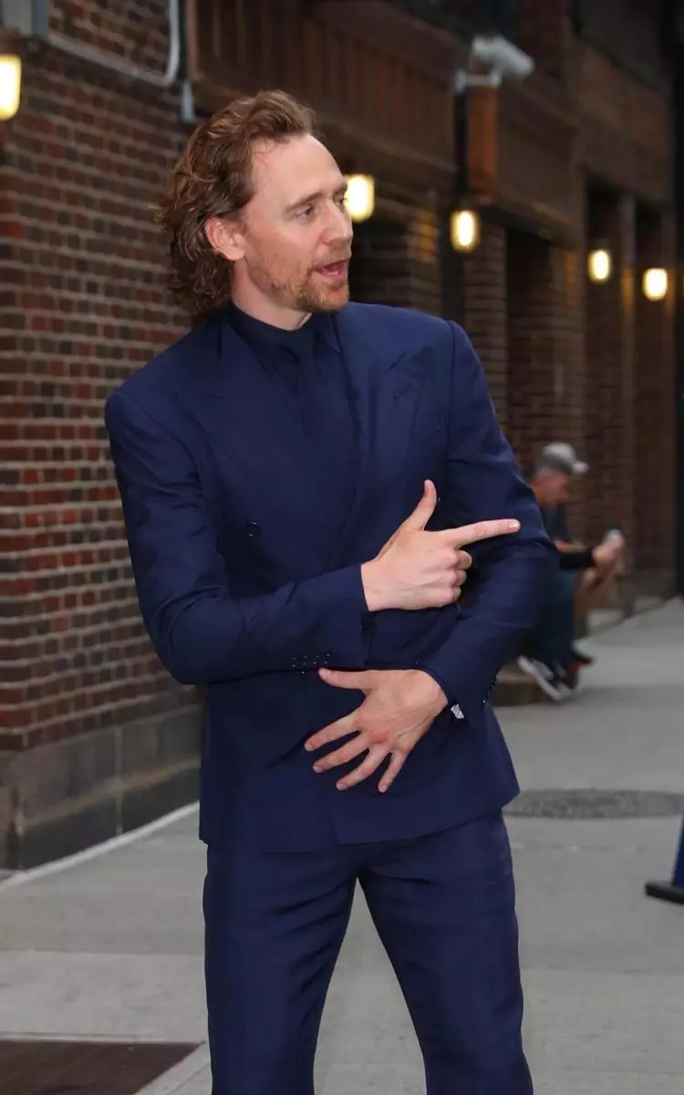 Tom Hiddleston membawa penonton ke perfomance ekstasi pada kinerja (dinilai Chris Prett) 106007_2