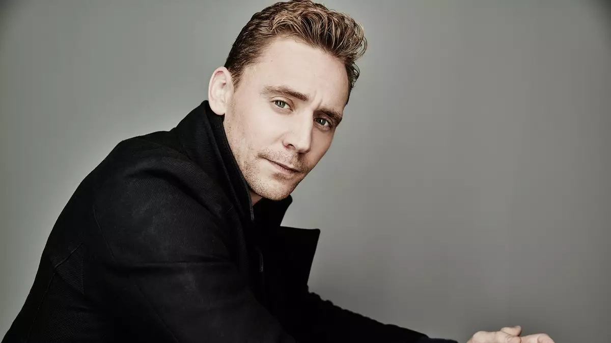 Labhair Tom Hiddleston faoina tóir nádúrtha