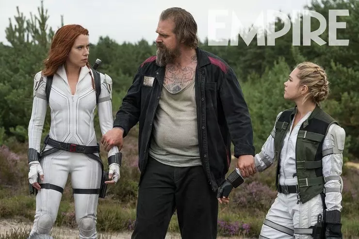 David Harbour diréspon kana téori Crossover antara "randa hideung" sareng "urusan anu anéh"