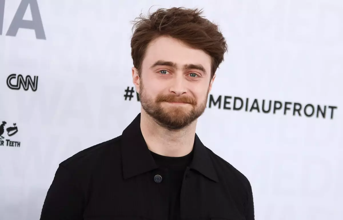 Daniel Radcliftfe بولسا ئارتىسنىڭ كەسپى بىلەن خوشلىشىشتىن قورقىدىغانلىقى ئېتىراپ قىلدى