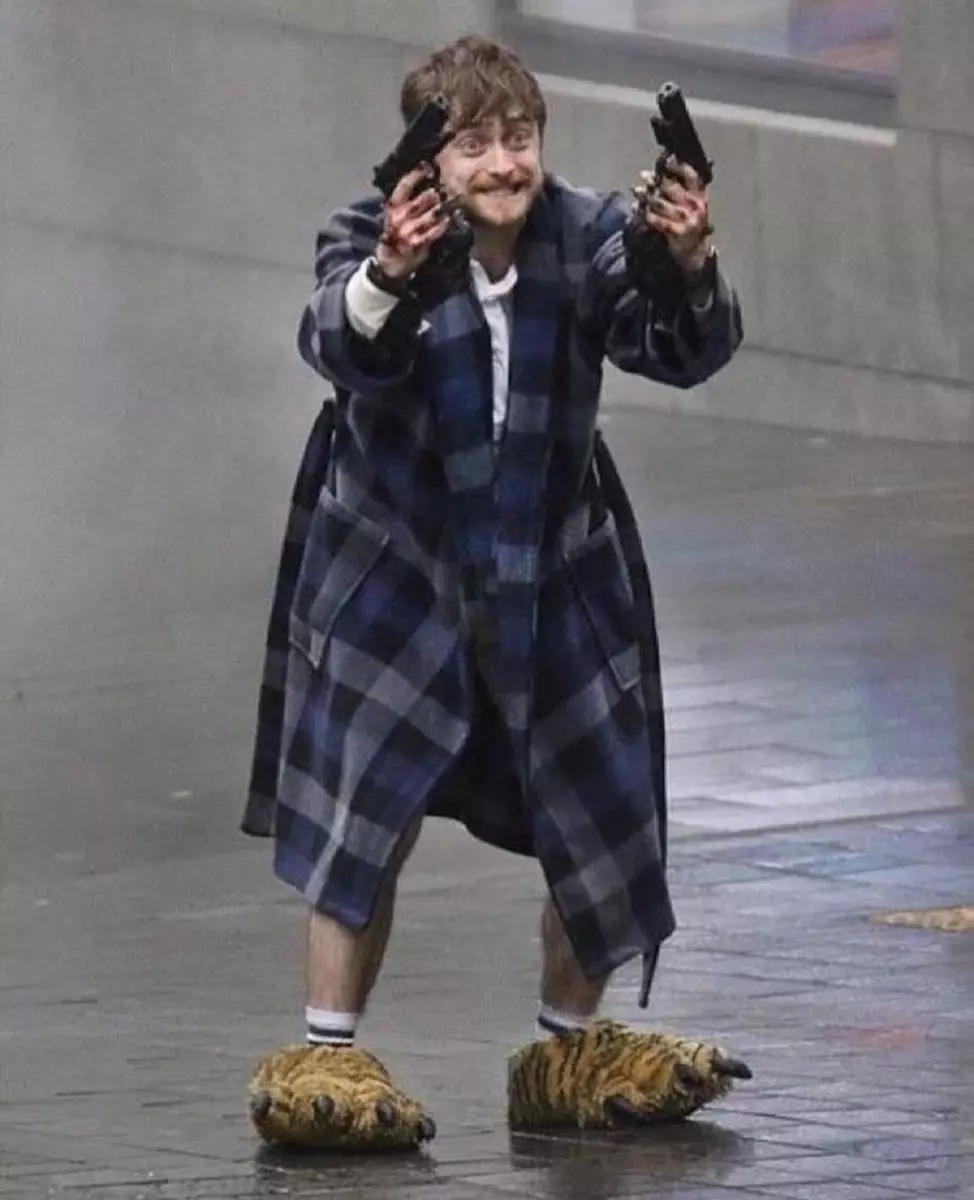 Nola izan zen Daniel Radcliffe zapatiletan pistolekin? 