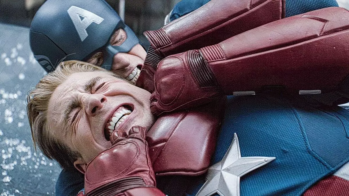 På glädjen av fans av Chris Evans: På Reddit publicerade en kryddig collage med Captain America