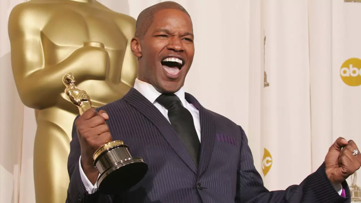 Jamie Fox zesměšňoval "rasistický" skandál kolem Oscara