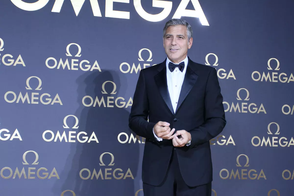 George Clooney está indignado por um artigo falso no diário