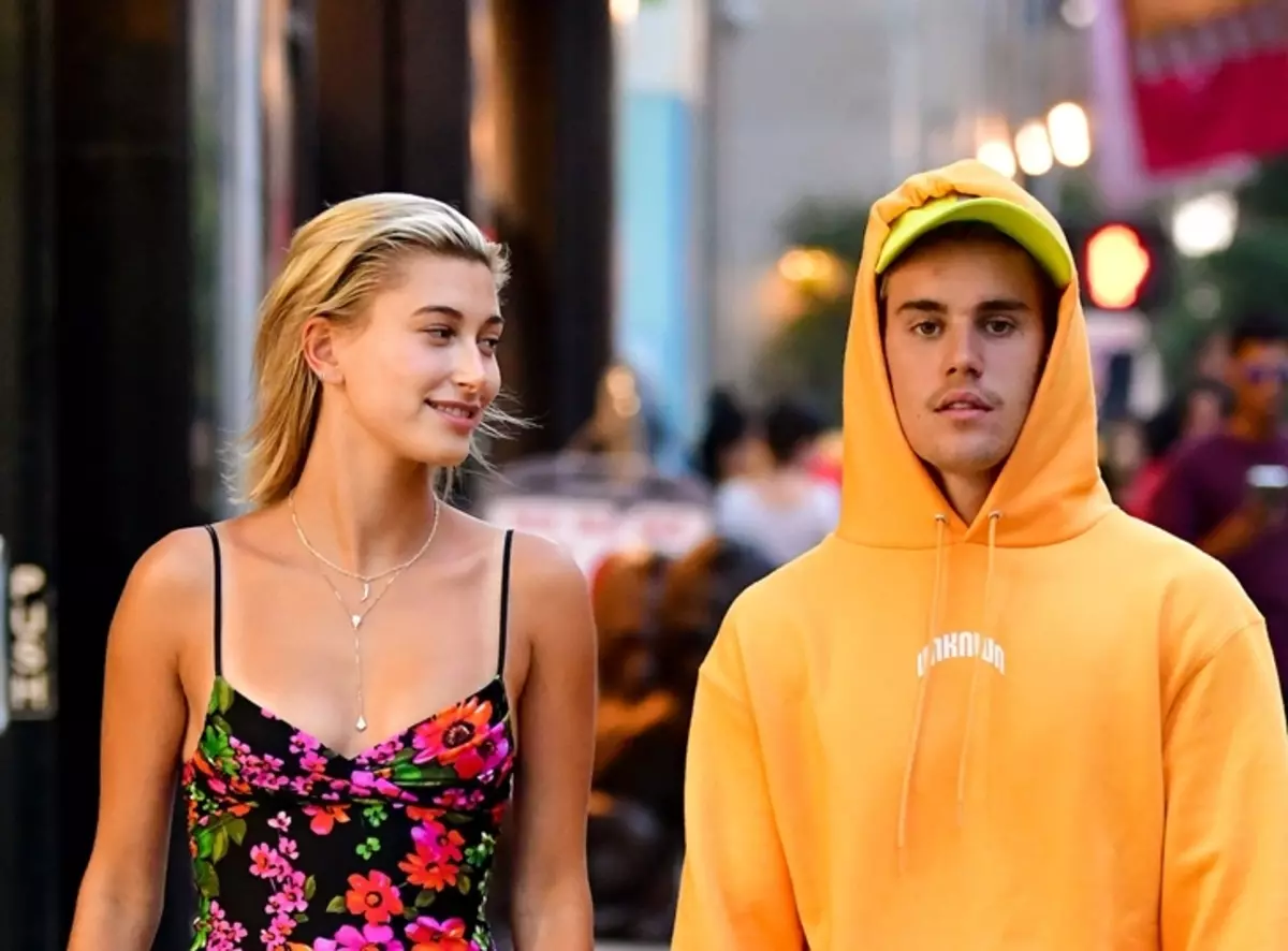 Justin Bieber n'oge nke anọ tiri ụbọchị agbamakwụkwọ ahụ n'ihi nsogbu ahụike uche