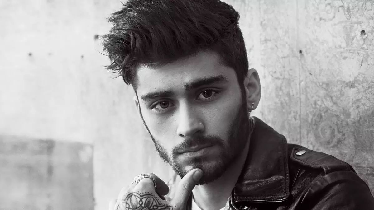 Zayn malik, kärdeşleri bilen bilelikde bir tarapa bilen dostlukly däldigini boýun aldy