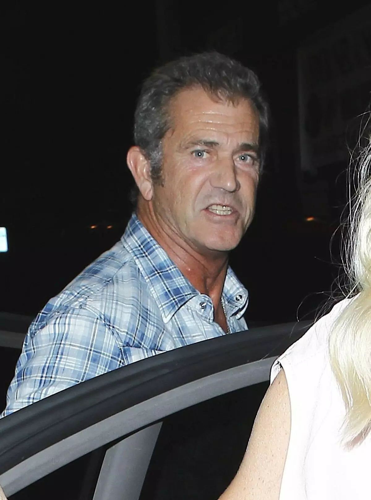 توختاش رامكىسى: Jessica Simpson, Heli Klum, Mel Gibson, لىند گىبسون, لىندسېي لوخەن ۋە باشقىلار 110221_20