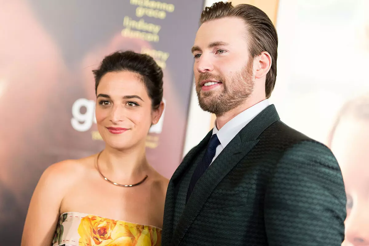 Chris Evans e Jenny leve retomaron unha novela