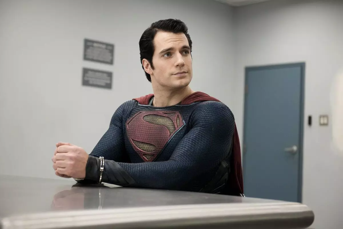 Medierne fandt ud af, om du skal vente på Kameo Superman i Flashe, Batman og "Black Adam"