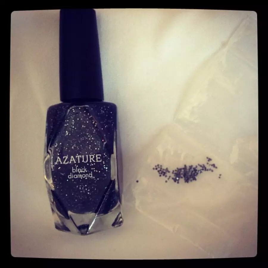 Lintang ing Twitter: Kelly Osborne Manicure, lan Taylor Swifft dijenengi Panganan Wands