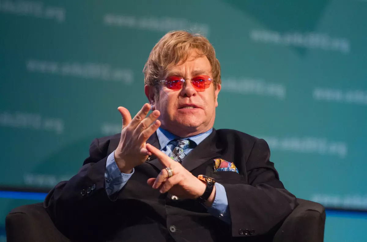 Elton John: "Madonna liket op in fairway stripper"