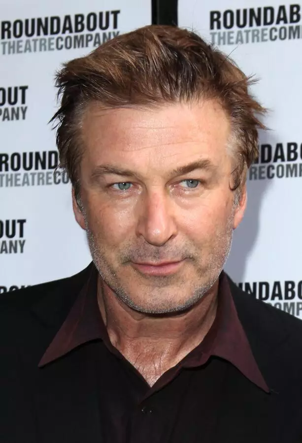 Den Alec Baldwin huet de Paparazzi erëm ugegraff