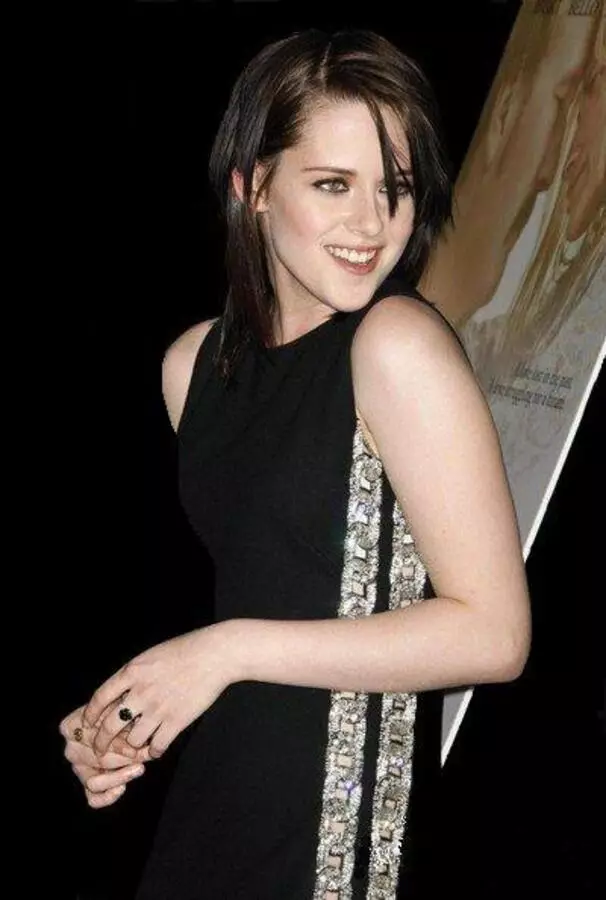 Kristen Stewart sa premiere ng pelikula na "Yellow Handles of Happiness"