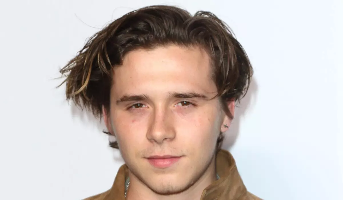 Brooklyn Beckham pasigirti romantiška dovana nuotaka: Nuotrauka