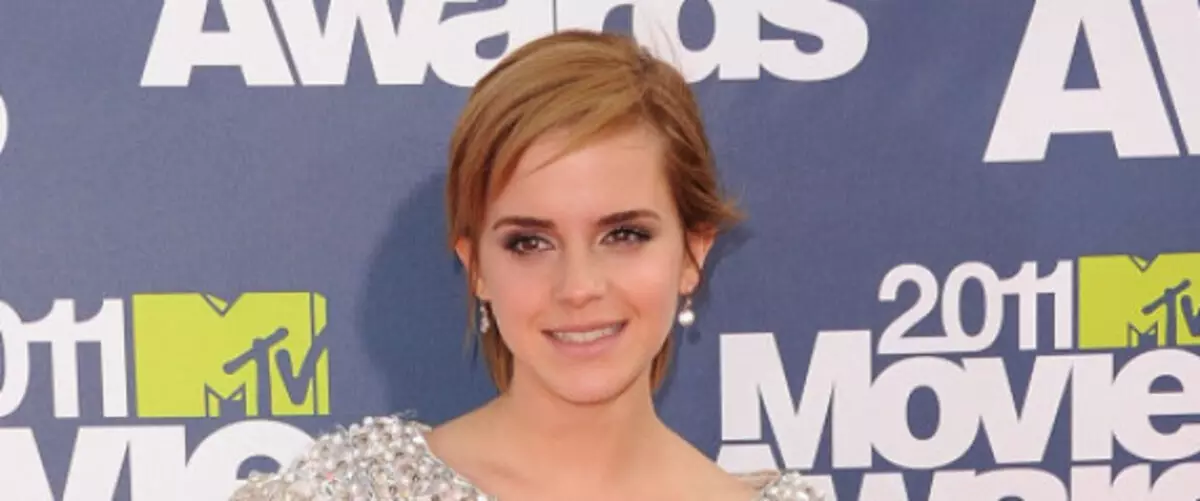 Emma Watson sou etidye nan inivèsite ak mesye yo