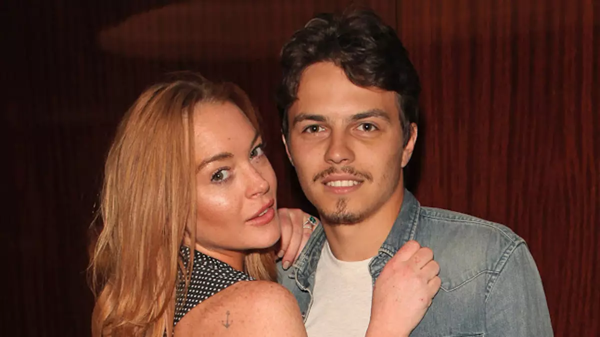 Lindsay Lohan Ngimpah ulang tahun 30 sareng panganten lalaki di Yideece