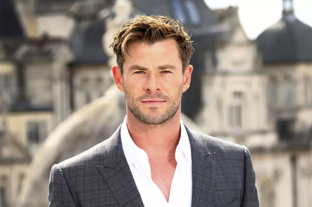 Superhero: Chris Hemsworth 1 Mîlyon Dolar Donated Ji Bo Fîşên Daristanê