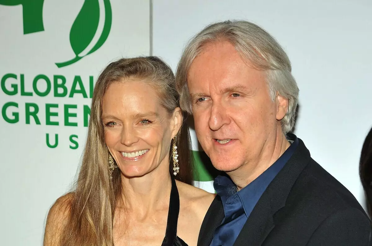 James Cameron adoptarà amic de la seva filla que té pares