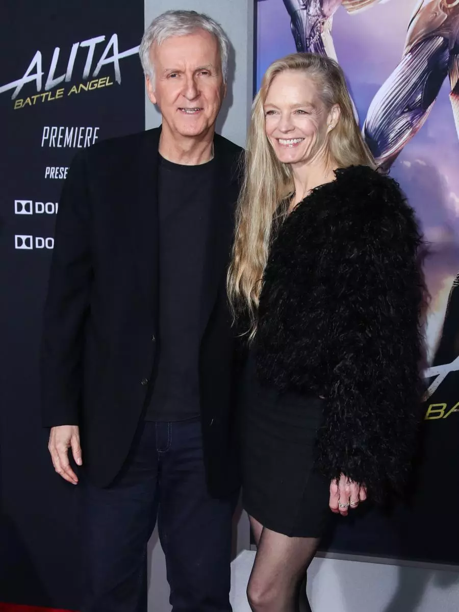 James Cameron pral adopte zanmi pitit fi li a ki gen paran yo 118562_1