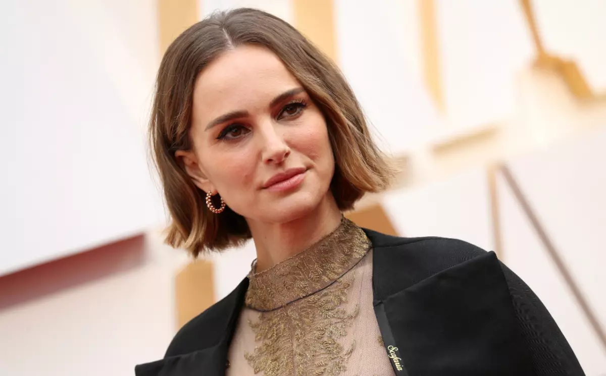 Natalie Portman uşaqları ilə nadir bir şəkil göstərdi