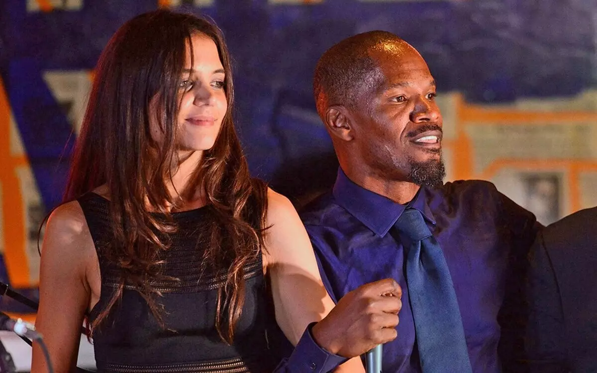 Imbere yavuze kubyerekeye reaction ya Jamie Fox kugeza ku gishushanyo gishya cyahoze ari igikundiro Katie Holmes