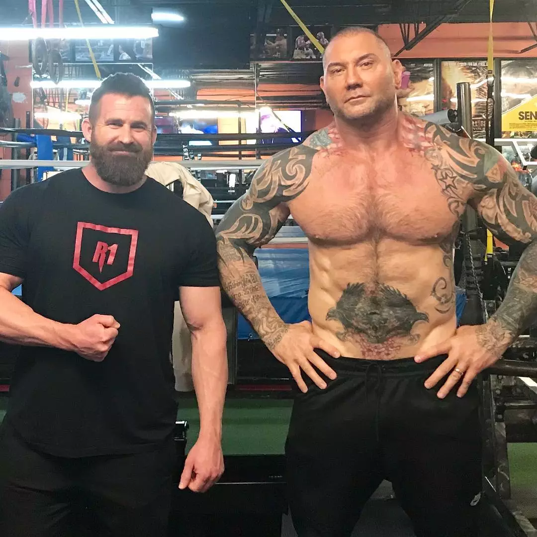 Drax against the Green Arrow: Stephen Amell and Dave Batista exchanged invaders in the network 119781_1