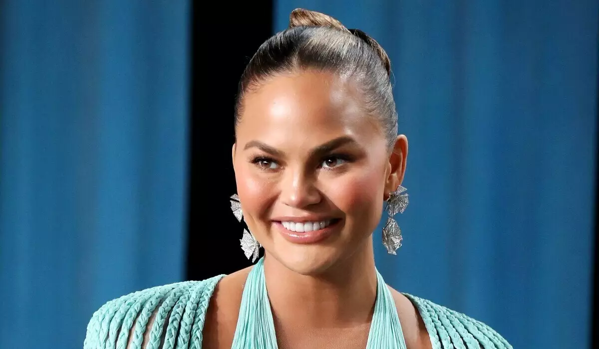 Video: Chrissy Teigen skrútil pieseň John Ledigend pozdĺž chrbtice