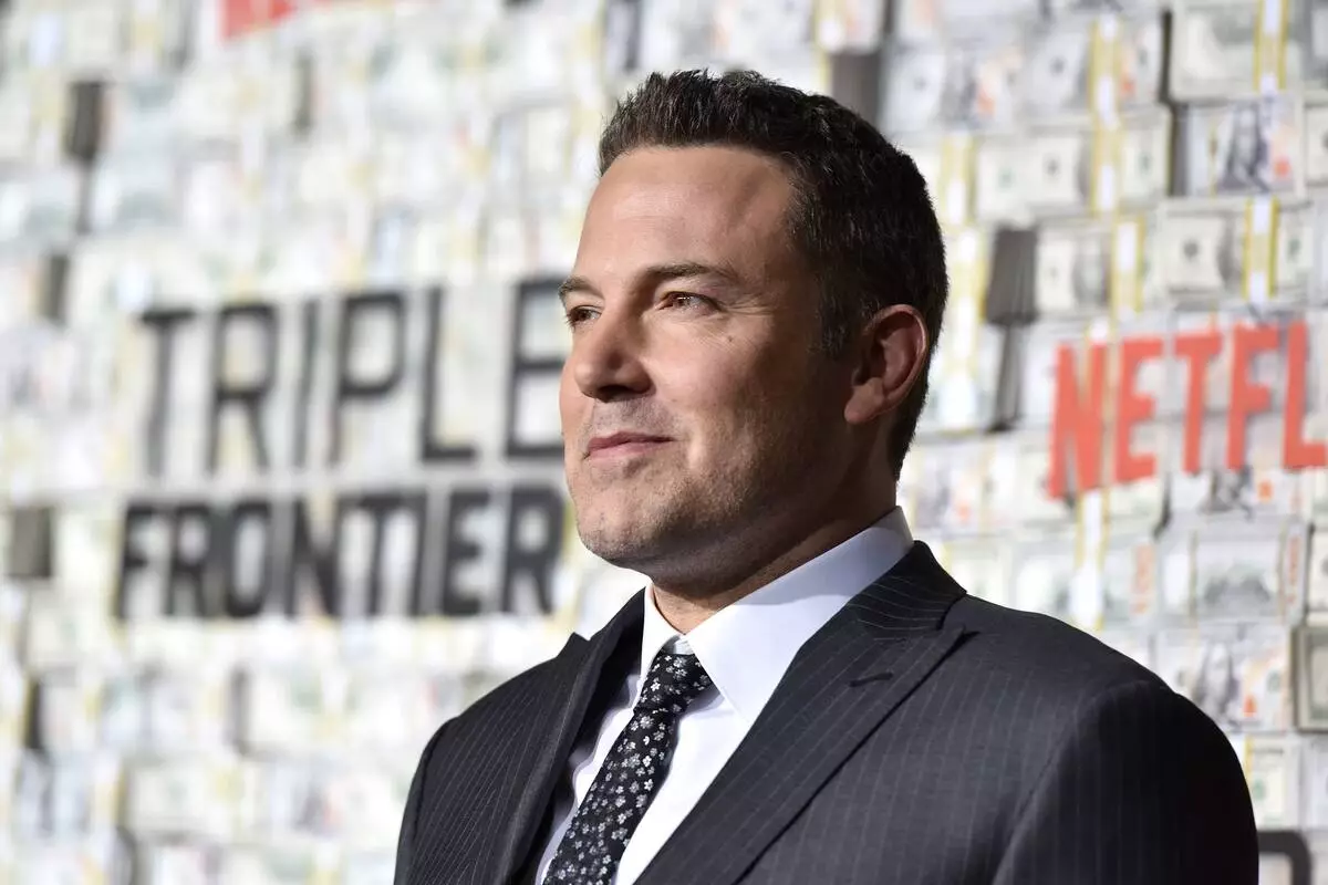 "Orang-orang adalah seksis seperti itu": Ben Affleck ingat novel dengan Jennifer Lopez