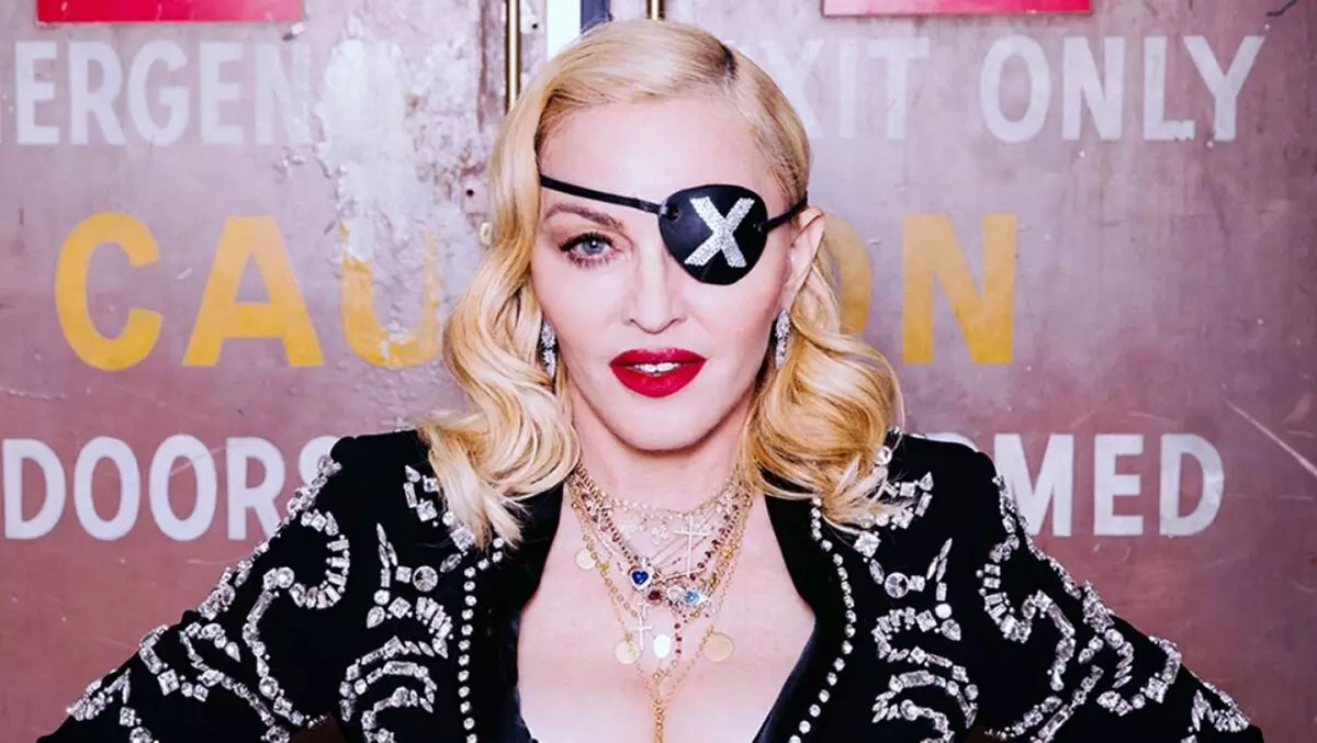 Awọn idibo jẹ sunmọ: Madonna ti a pe ni Donald Trump "Nazi Sociophat"